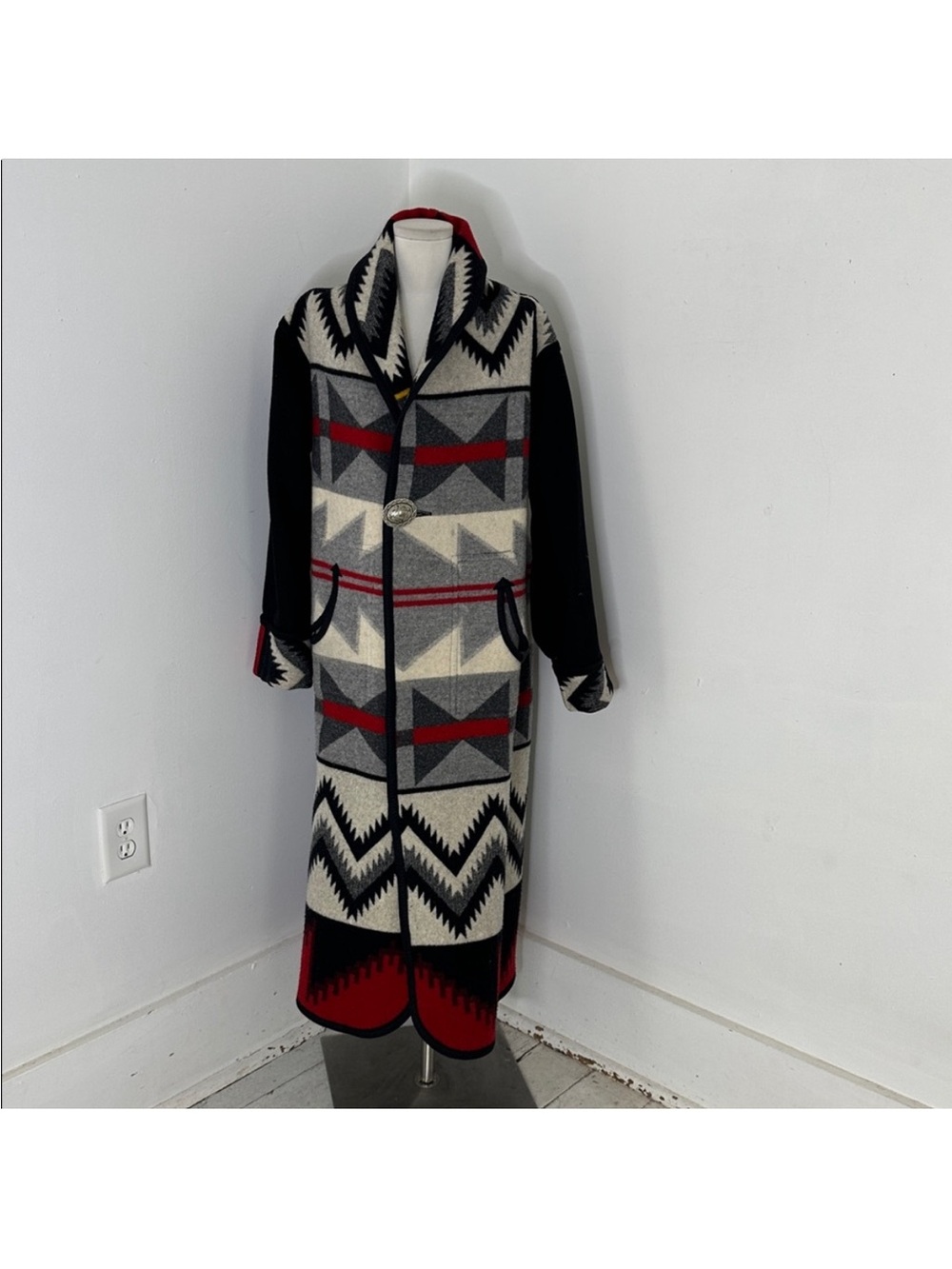 Vintage Reversible Pendleton? Native Pattern Conch Button Coat - Picture 9 of 9